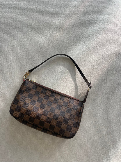 Louis Vuitton Damier Ebene Pochette Accessoires